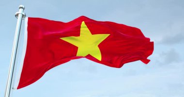Vietnam bayrağı sallanıyor. 