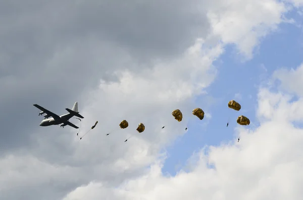 Esercito, paracadute — Foto Stock