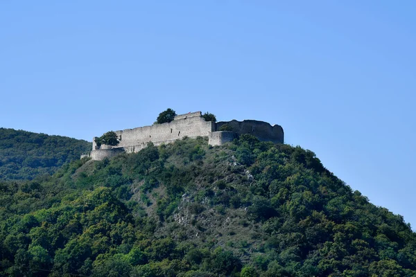Avusturya, eski kale Heimoburg harabesi namı diğer Hainburg kalesi.