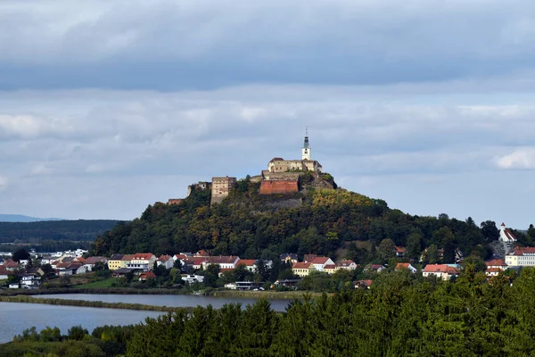 Rakousko Pohled Hrad Tipy Jižním Burgenlandu Rybníky — Stock fotografie