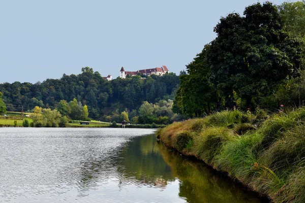 Österrike Sulmsee Sjö Med Slott Seggau Seggauberg Nära Leibnitz Steiermark — Stockfoto