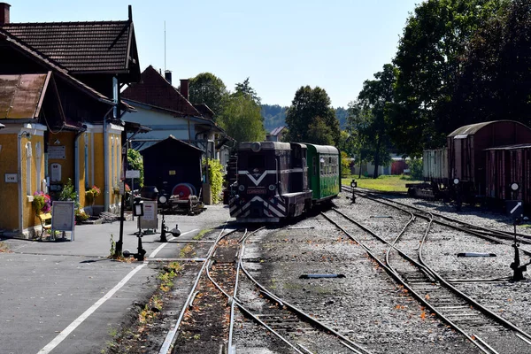 Österrike September 2021 Diesellok Turisttåget Flascherlzug Flasktåg Smalspårig Järnväg Och — Stockfoto