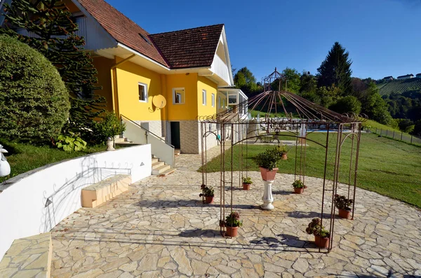 Kitzeck Austria Septiembre 2021 Casa Huéspedes Maxltoni Con Pabellón Paisaje — Foto de Stock