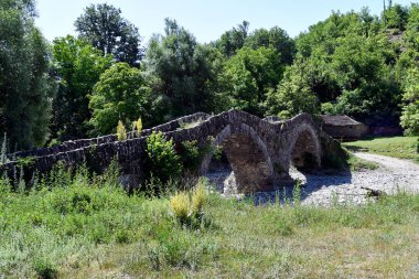 Yunanistan, Epirus, ortaçağ Milos taş köprüsü ve su değirmeni
