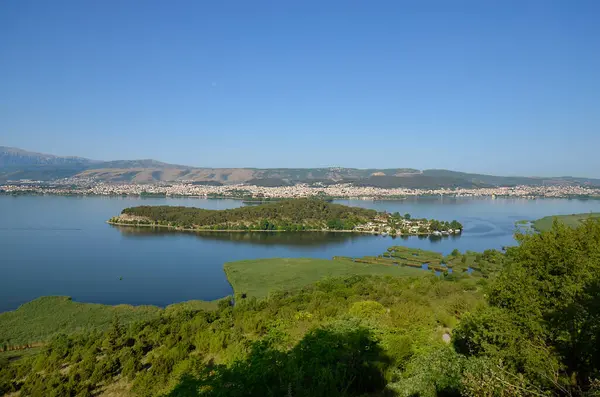 Grekland Staden Ioannina Huvudstad Epirus Med Den Lilla Sjön Pamvotida — Stockfoto