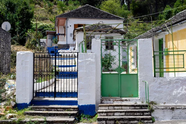 Grecia Ioannina Edifici Colorati Sulla Piccola Isola Del Lago Pamvodita — Foto Stock