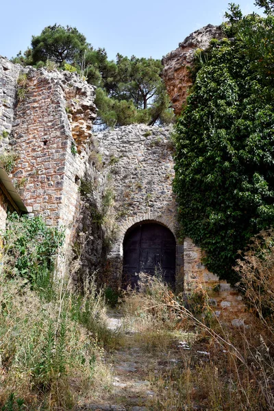 Yunanistan Epirus Başkenti Ioannina Nın Şehir Duvarına Terk Edilmiş Bir — Stok fotoğraf