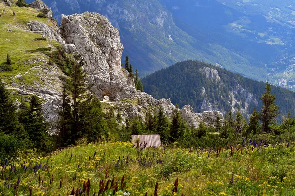 Austria Montaña Rax Baja Austria Sendero Través Una Ventana Roca — Foto de Stock
