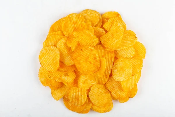 Stapel Chips Gecanneleerd Close Een Witte Achtergrond Geïsoleerd — Stockfoto