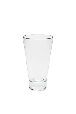 Boş bira bardağı. Beyaz arkaplanda izole