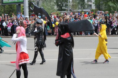 Irkutsk 'ta, Pazar günü, Haziran' ın başında, şehir günü kutlanır. 2014 'te, 7 Haziran' dı. Sabah bir geçit töreni var. Tatile okullar, üniversiteler, ticari firmalar ve kamu kuruluşları da katılıyor..