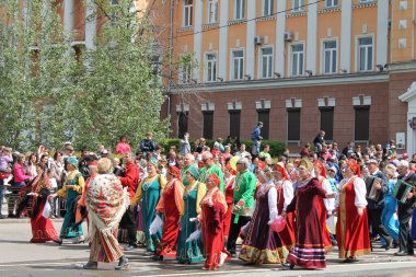 Irkutsk 'ta, Pazar günü, Haziran' ın başında, şehir günü kutlanır. 2014 'te, 7 Haziran' dı. Sabah bir geçit töreni var. Tatile okullar, üniversiteler, ticari firmalar ve kamu kuruluşları da katılıyor..