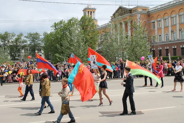 Irkutsk 'ta, Pazar günü, Haziran' ın başında, şehir günü kutlanır. 2014 'te, 7 Haziran' dı. Sabah bir geçit töreni var. Tatile okullar, üniversiteler, ticari firmalar ve kamu kuruluşları da katılıyor..