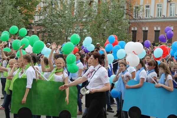 Irkutsk 'ta, Pazar günü, Haziran' ın başında, şehir günü kutlanır. 2014 'te, 7 Haziran' dı. Sabah bir geçit töreni var. Tatile okullar, üniversiteler, ticari firmalar ve kamu kuruluşları da katılıyor..