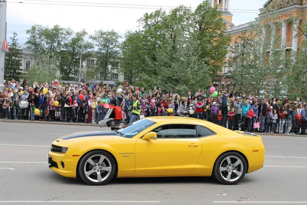 Irkutsk 'ta, Pazar günü, Haziran' ın başında, şehir günü kutlanır. 2014 'te, 7 Haziran' dı. Sabah bir geçit töreni var. Tatile okullar, üniversiteler, ticari firmalar ve kamu kuruluşları da katılıyor..