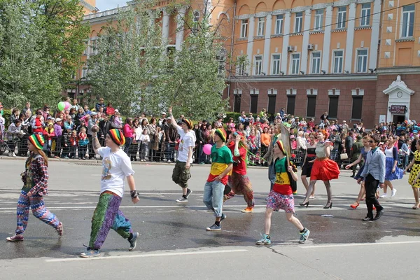 Irkutsk 'ta, Pazar günü, Haziran' ın başında, şehir günü kutlanır. 2014 'te, 7 Haziran' dı. Sabah bir geçit töreni var. Tatile okullar, üniversiteler, ticari firmalar ve kamu kuruluşları da katılıyor..