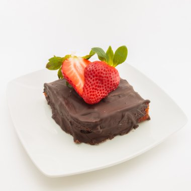 Çilekli çikolatalı pasta