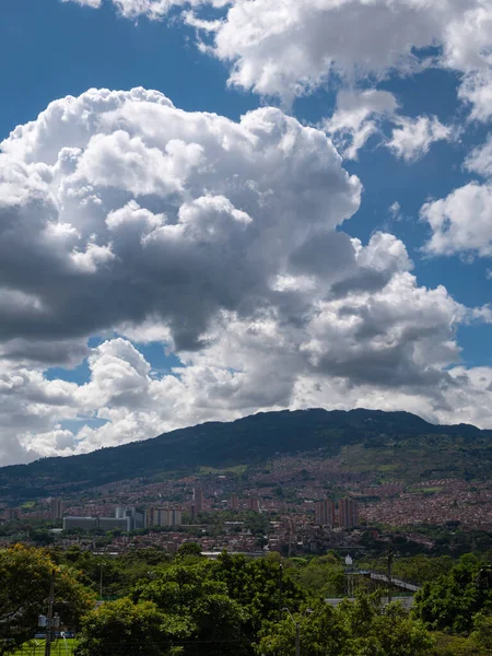 Вид Повітря Місто Медельїн Оточене Горами Багато — стокове фото