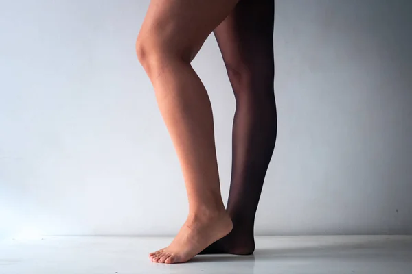 Brunette Woman Short Legs Dressed Only Black Stocking White Background — Stock Photo, Image