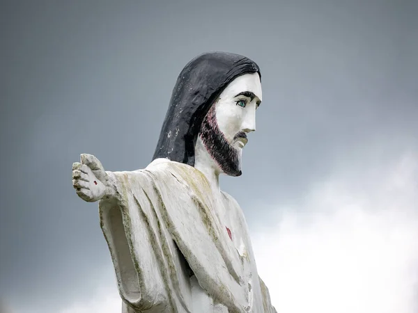Статуя Христа Визволителя Кульмінаційним Тлом — стокове фото