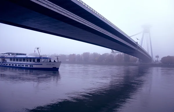 Bratislava neue Brücke, — Stockfoto