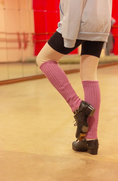 Ірландські Уроки Танцю Дівчинка Підліток Спеціальних Туфлях Фіолетові Прокази Практикують — стокове фото