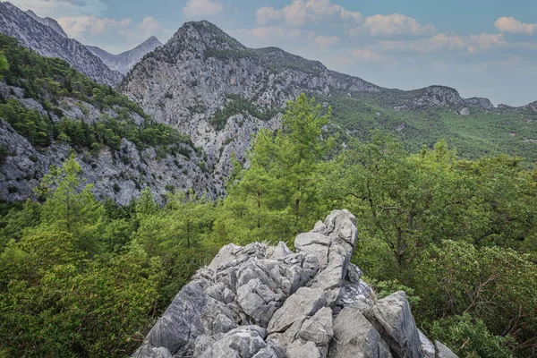 Pedras rochas nas montanhas da Turquia — Fotografia de Stock