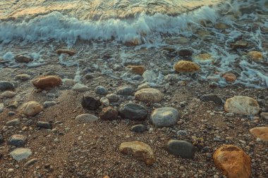 Akdeniz sahilleri hindi içinde. 
