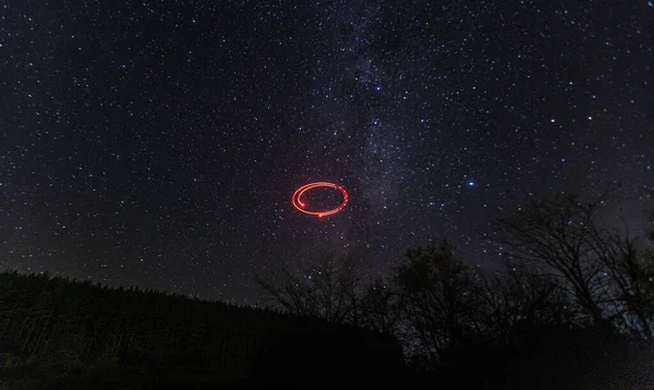 Volando Quadcopter Noche Cielo Estrellado — Foto de Stock