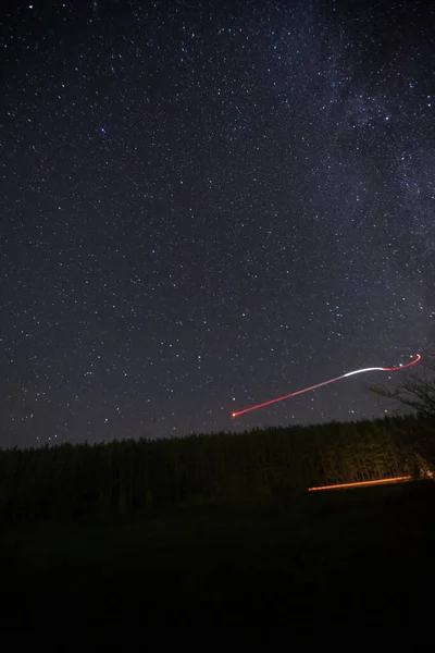 Vliegen Een Quadcopter Nachts Sterrenhemel — Stockfoto