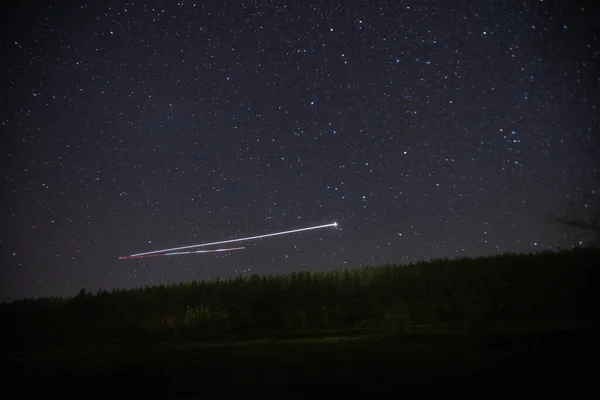 Volando Quadcopter Noche Cielo Estrellado — Foto de Stock