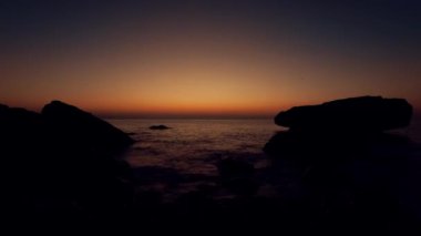 Akdeniz 'de şafak sökerken zaman geçiyor.