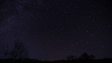 Rus kırsalındaki gece manzarası