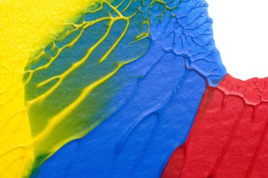 mavi kırmızı soyut akrilik boya renk dokusu beyaz zemin üzerinde mürekkep lekesi yöntemi kullanarak