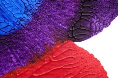 mavi kırmızı soyut akrilik boya renk dokusu beyaz zemin üzerinde mürekkep lekesi yöntemi kullanarak