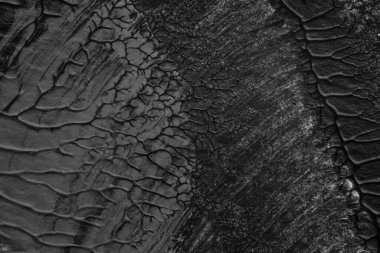 beyaz kağıt arkaplan üzerinde siyah beyaz soyut akrilik boya renk dokusu rorschach mürekkep lekesi yöntemi kullanarak