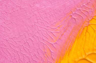 Beyaz kağıda akrilik renkler çizdim ve kağıdı karıştırılmış akrilik renklerin dokusunu oluşturan rorschach mürekkep lekesine benzer şekilde katladım..