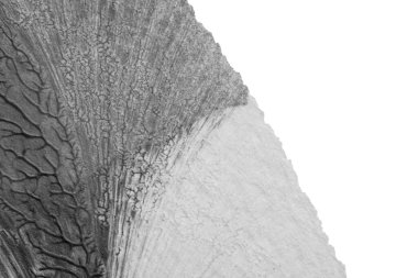 beyaz kağıt arkaplan üzerinde siyah beyaz soyut akrilik boya renk dokusu rorschach mürekkep lekesi yöntemi kullanarak