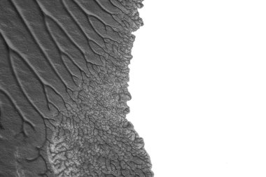 beyaz kağıt arkaplan üzerinde siyah beyaz soyut akrilik boya renk dokusu rorschach mürekkep lekesi yöntemi kullanarak