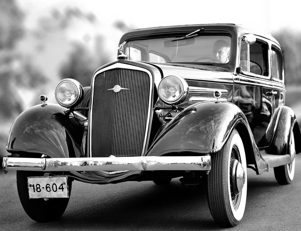 Klasik retro otomobil