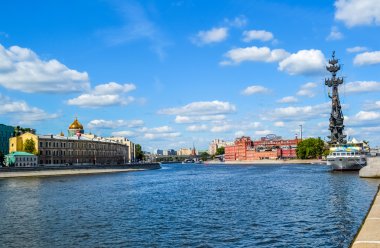 Peter Anıtı manzaralı Moskova nehri