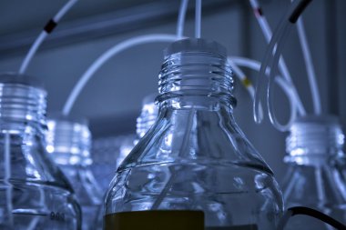 Vakum şişeleri bir laboratuvar, kavramsal görüntü