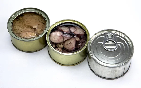 異なるサイズの缶 — ストック写真