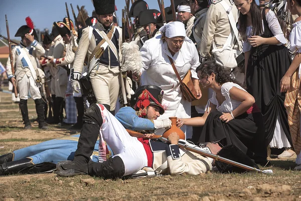 Französischer Soldat auf dem Schlachtfeld verwundet — Stockfoto