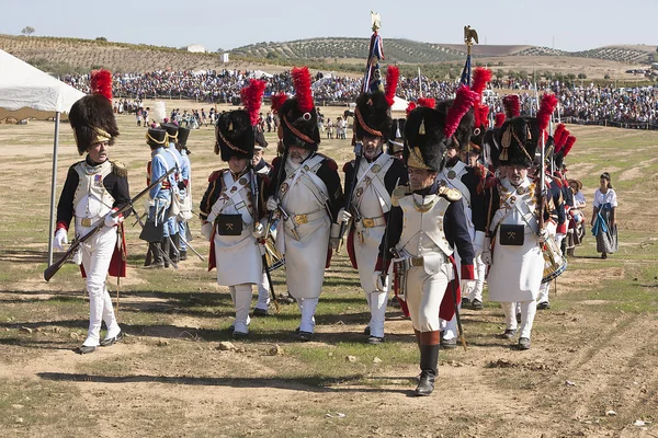 Γαλλικά στρατεύματα παρελαύνει στο πεδίο της μάχης, στην αναπαράσταση της μάχης του bailen — Φωτογραφία Αρχείου