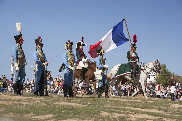 Soldados franceses están preparados para el combate en el campo de batalla en Representación de la Batalla de Bailen —  Fotos de Stock