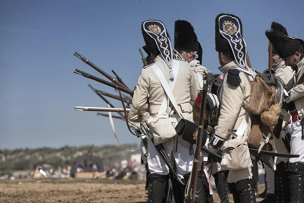 As tropas espanholas estão preparadas para lutar no campo de batalha em Representação da Batalha de Bailen de 1808 — Fotografia de Stock