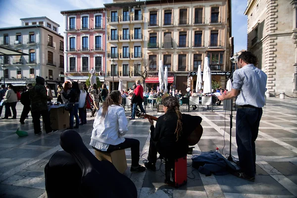 Street musicians in New square on sunday evening — Stock Photo, Image
