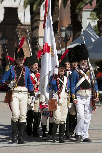 Soldados franceses marchan en conmemoración de la batalla de Bailen — Foto de Stock