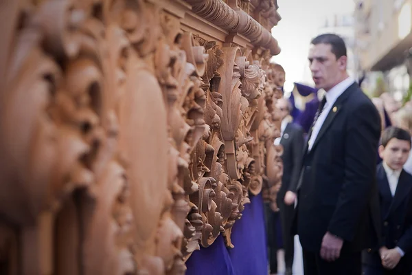 Capataz directing a throne in Holy week — Stock Photo, Image